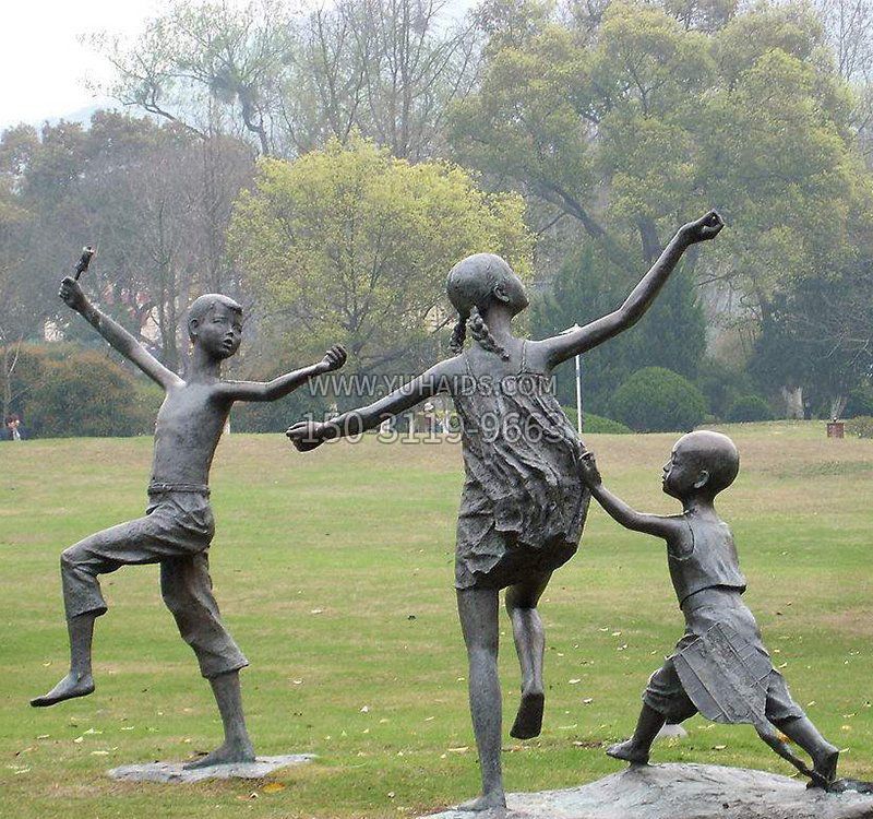 公園人物放風(fēng)箏的兒童銅雕 公園人物放風(fēng)箏的兒童銅雕