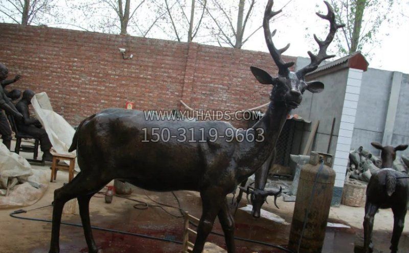 公園梅花鹿小鹿動(dòng)物銅雕 公園梅花鹿小鹿動(dòng)物銅雕