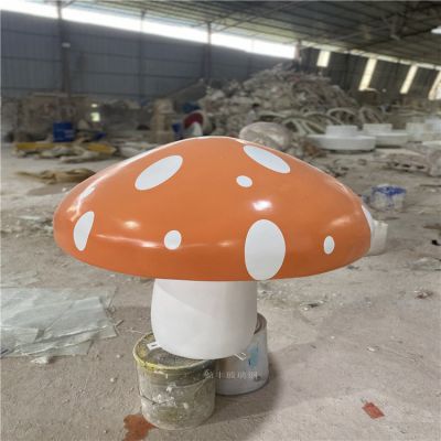 珠?？ㄍㄐ∧⒐降袼?公園景觀玻璃鋼蘑菇雕塑