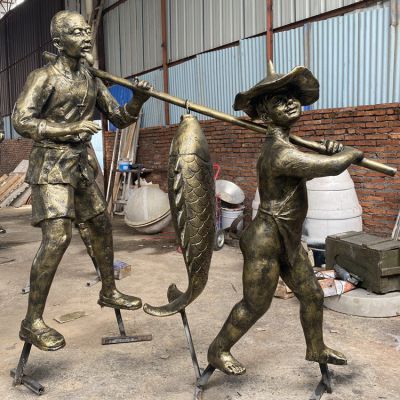 抬鯉魚(yú)，玻璃鋼民俗生活場(chǎng)景雕塑