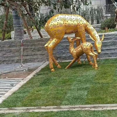 不銹鋼鏤空母子鹿，金色梅花鹿