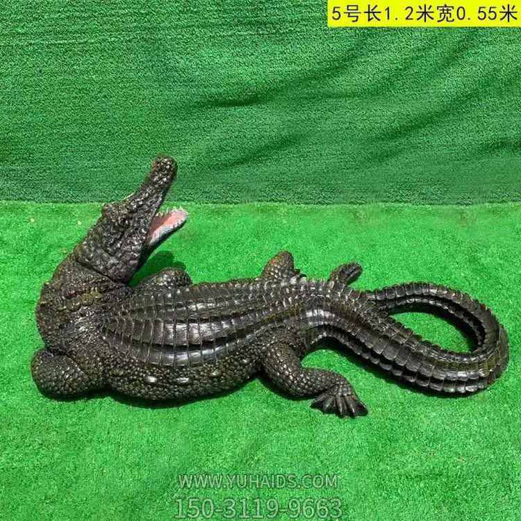 玻璃鋼鱷魚，仿真鱷魚雕塑