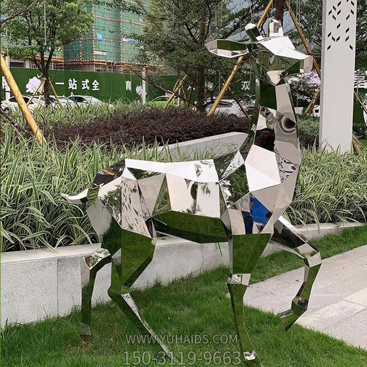 不銹鋼鏡面鹿，幾何塊面抽象鹿雕塑