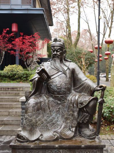 戶外景區(qū)看書的銅雕關公雕塑