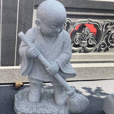 花崗巖石雕小和尚 庭院草坪奇趣景觀(guān)擺件小沙彌雕塑