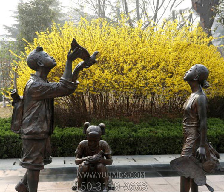 公園銅雕放風(fēng)箏的兒童雕塑 公園銅雕放風(fēng)箏的兒童雕塑