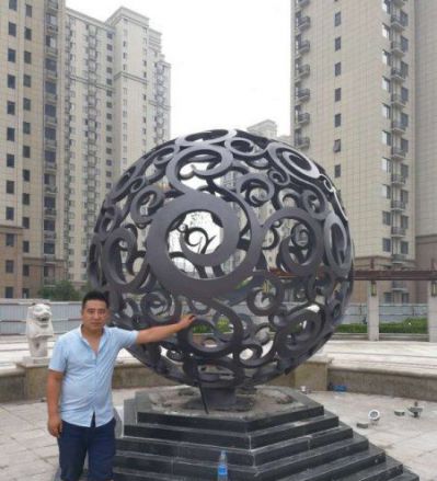城市廣場(chǎng)不銹鋼仿古工藝品鏤空球雕塑