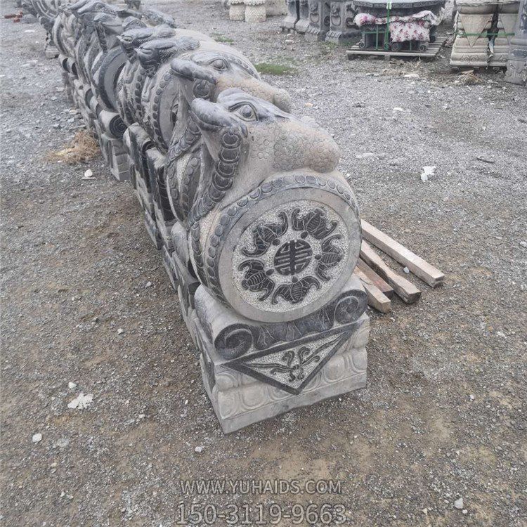 金蟾抱鼓石，青石門(mén)墩雕塑