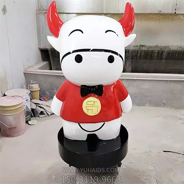 紅色的小牛，玻璃鋼卡通牛雕塑