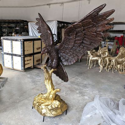 鑄銅老鷹雕塑，大鵬展翅景觀