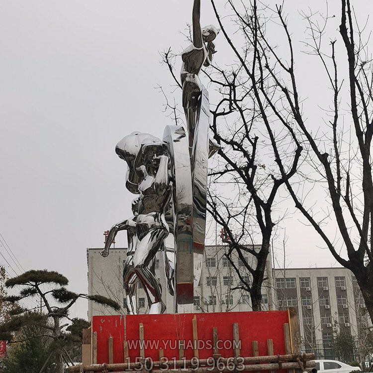 鏡面不銹鋼戶外園林景觀抽象遠(yuǎn)動人物雕塑擺件