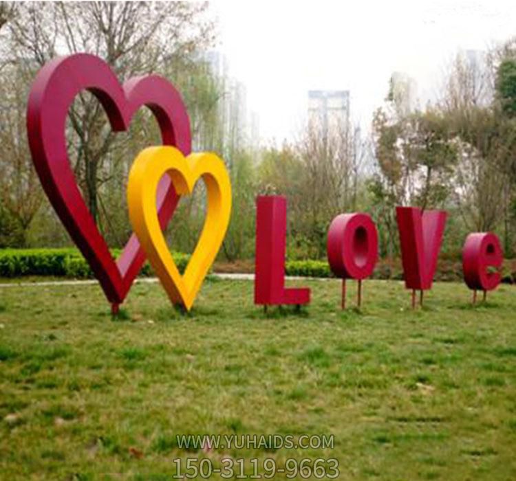 戶(hù)外公園創(chuàng)意樹(shù)脂愛(ài)心雕塑