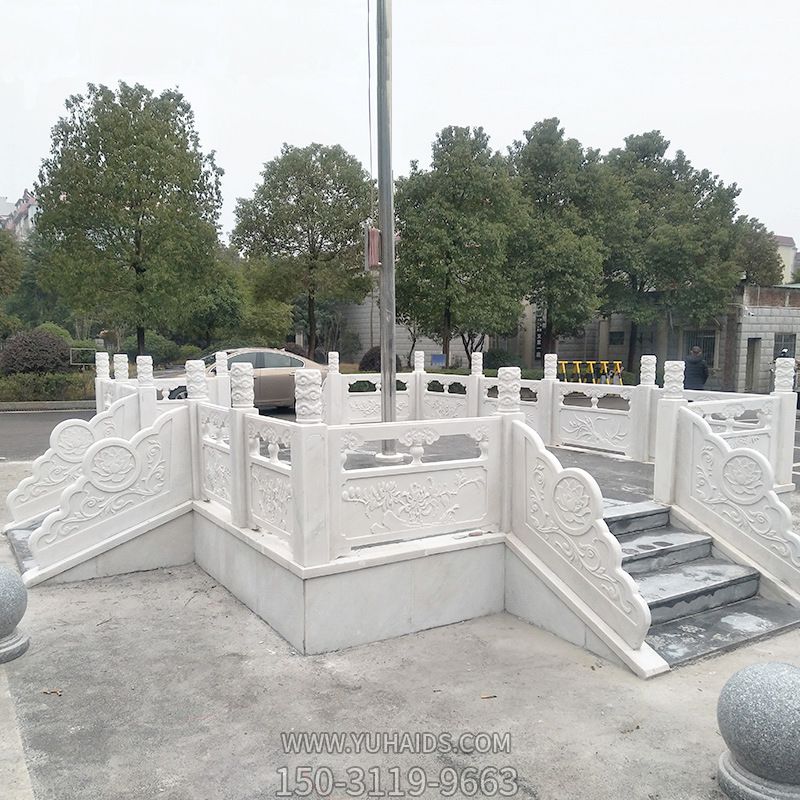 學(xué)院廣場石雕升旗臺雕塑