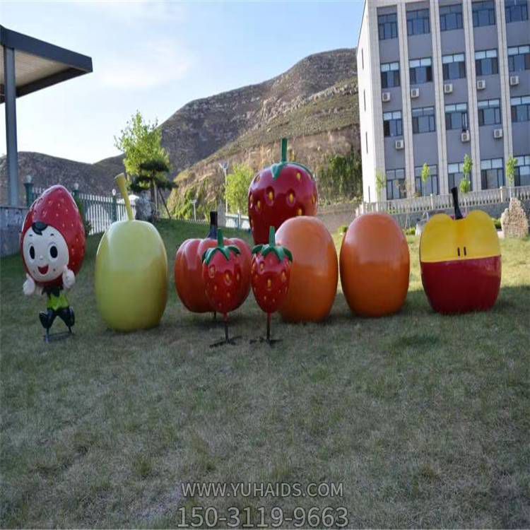 游樂(lè)園林草地?cái)[放玻璃鋼噴漆仿真水果雕塑