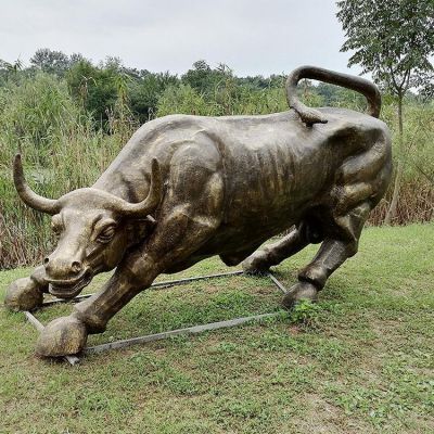 華爾街牛，玻璃鋼仿銅動物雕塑