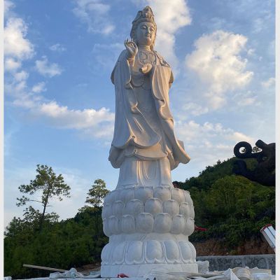 景區(qū)寺廟戶(hù)外擺放大型漢白玉滴水觀音石雕像