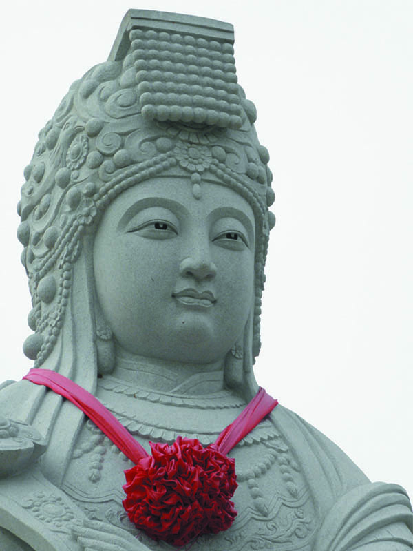 竣工時的漢白玉媽祖圣像，面部特寫